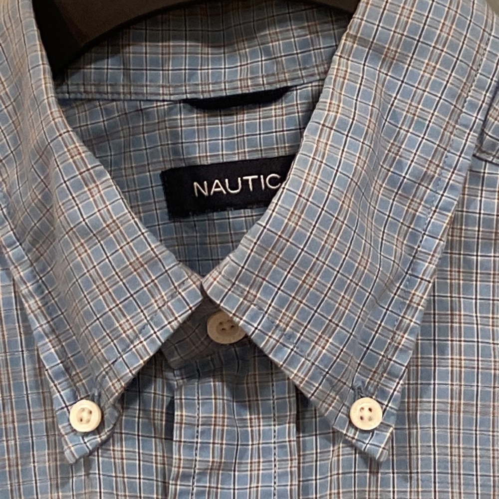 Nautica button down shirt 100% cotton short sleeve size L